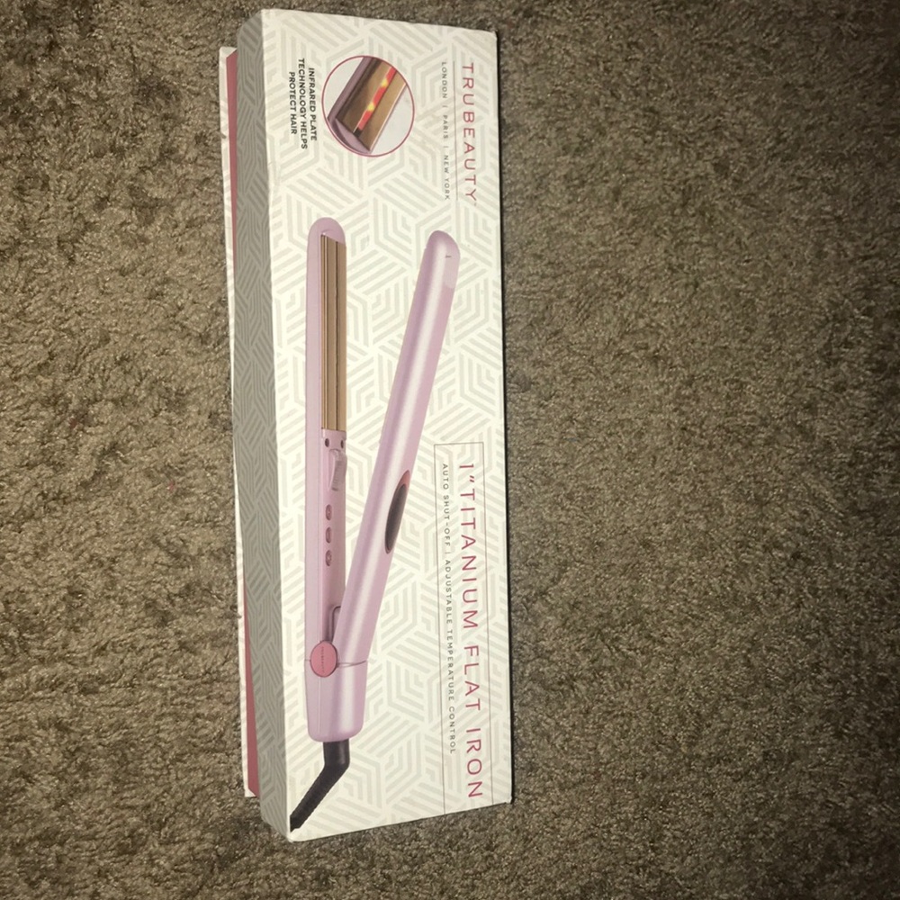 Straightener/flat iron